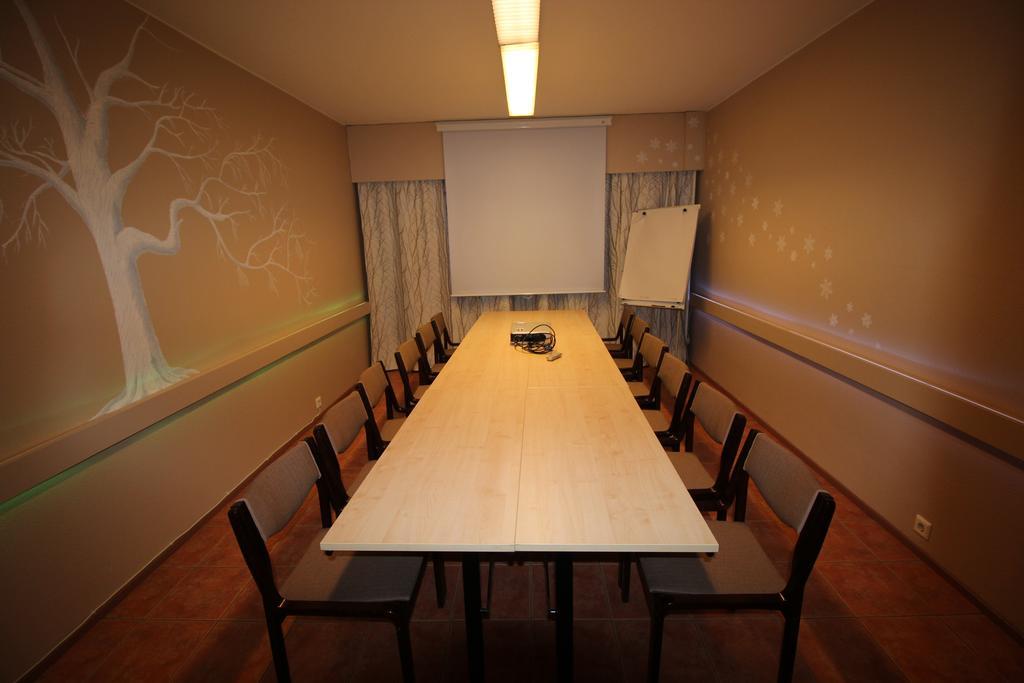 Hotel Aakenus โรวานิเอมิ ภายนอก รูปภาพ