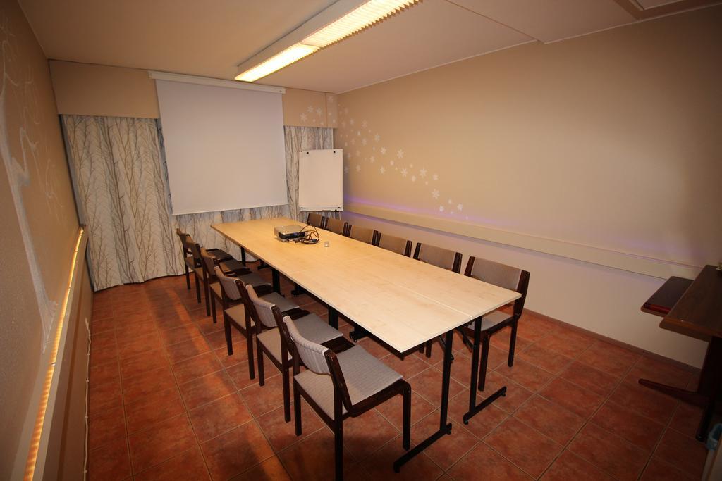Hotel Aakenus โรวานิเอมิ ภายนอก รูปภาพ
