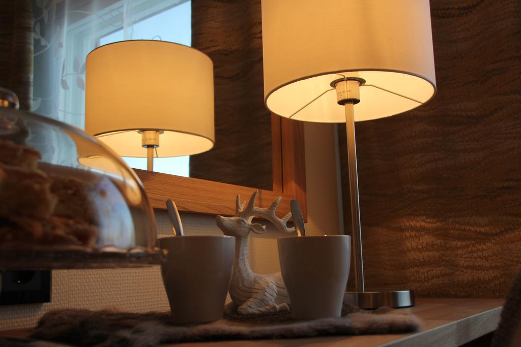Hotel Aakenus โรวานิเอมิ ภายนอก รูปภาพ