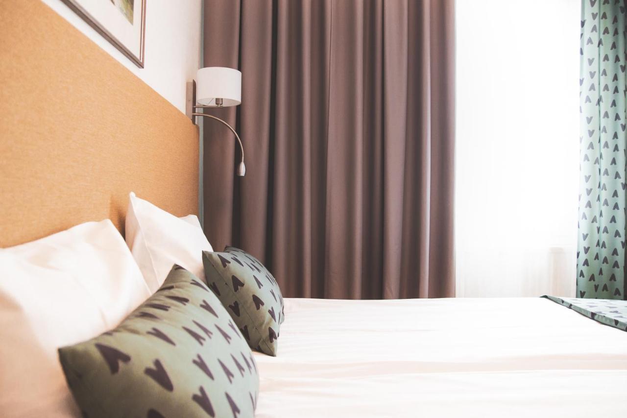 Hotel Aakenus โรวานิเอมิ ภายนอก รูปภาพ
