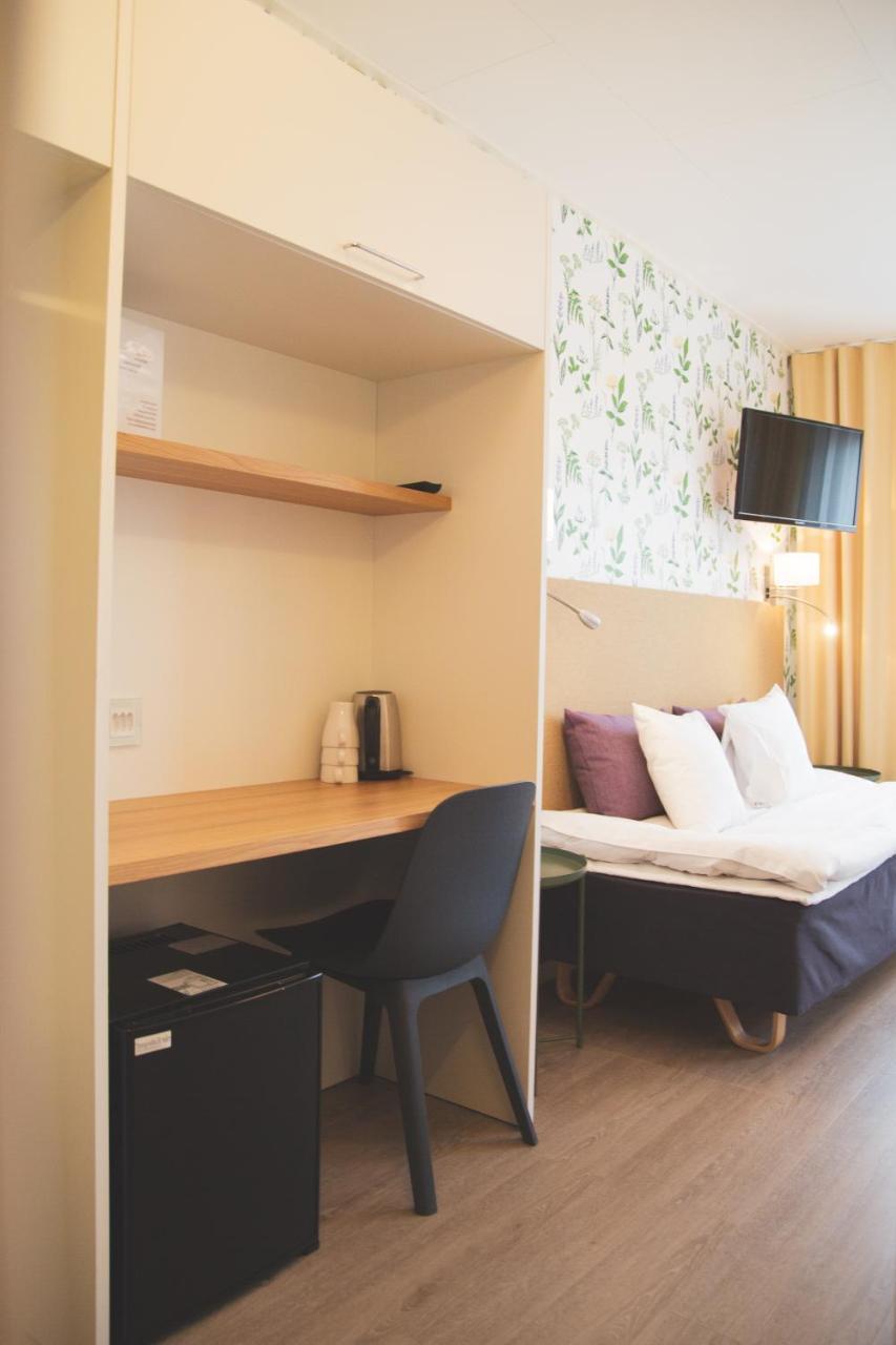 Hotel Aakenus โรวานิเอมิ ภายนอก รูปภาพ