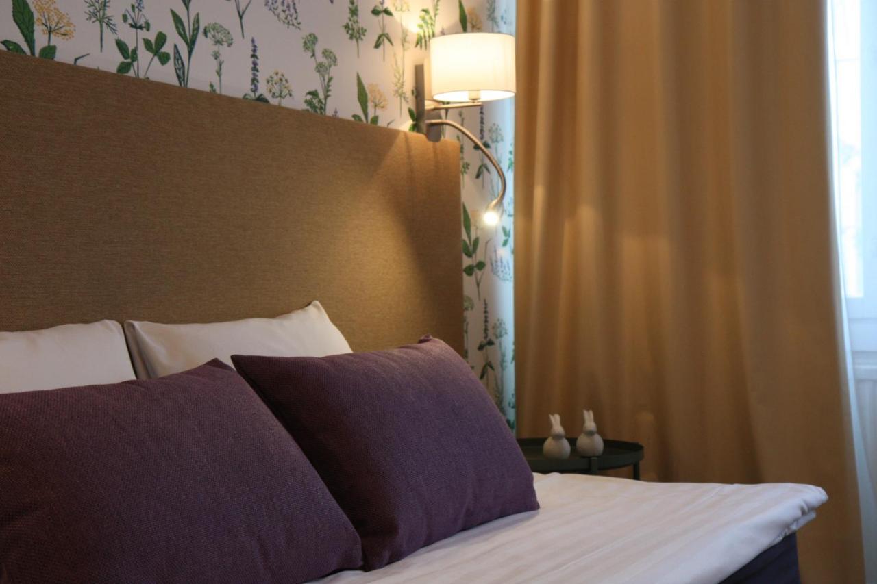 Hotel Aakenus โรวานิเอมิ ภายนอก รูปภาพ