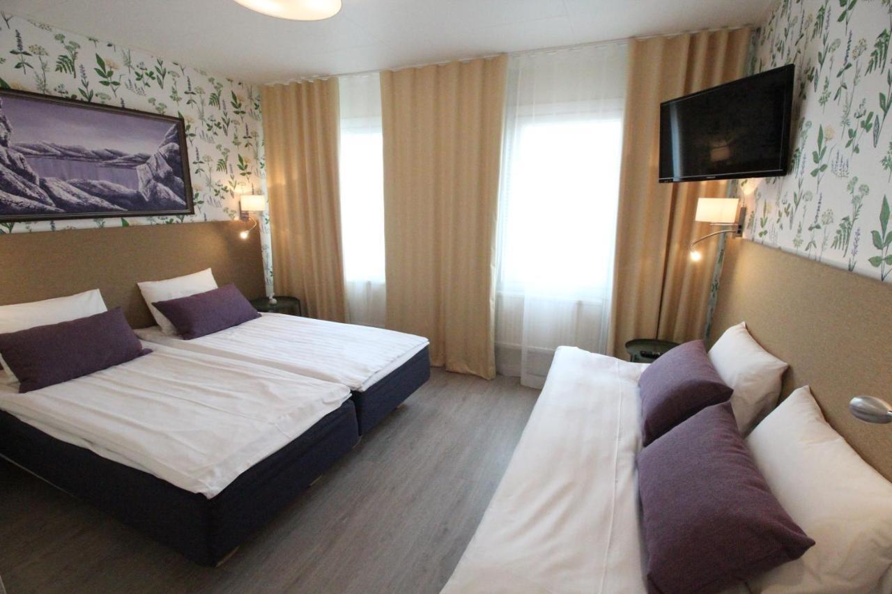 Hotel Aakenus โรวานิเอมิ ภายนอก รูปภาพ